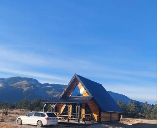 Risovac Ski Chalet | Discover Vikendica Bulat: Family-Friendly Getaway Awaits