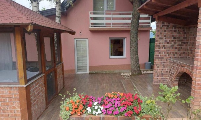 Novi Grad Sarajevo House | Family-Friendly Vikendica Ahatovići 2 with Kitchen Access