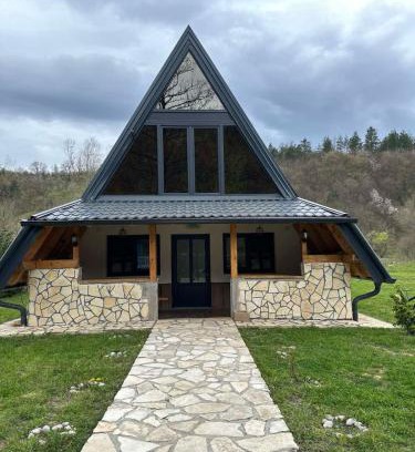 Republika Srpska House | Pet-Friendly Retreat at Vikendica Mia - Rated 9.1/10!