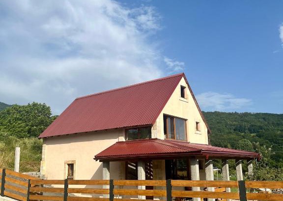 Kolasin House | Guest Rated 10/10: Vikendica MILA with Hot Tub & Pets Welcome