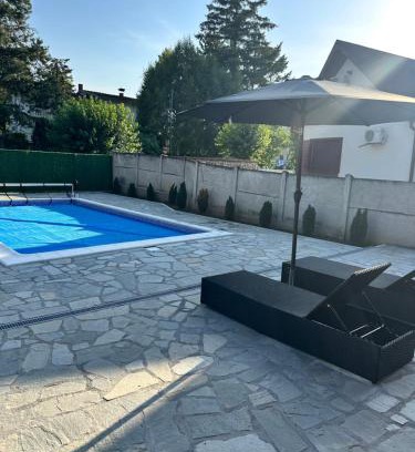 Veliko Gradiste Apartment | Relax at Vikendica sa bazenom Beli bagrem with Pool & Ocean Views