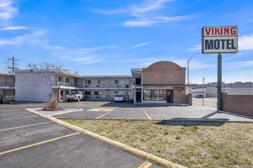 Midtown Hotel | Cozy Viking Motel in Detroit with Eco-Friendly Amenities