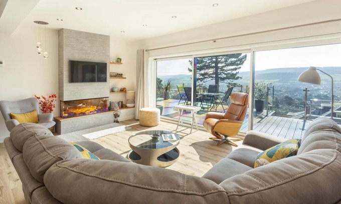 Minehead Cottage | Unforgettable Stay at Vikings Annexe, Minehead with Spa