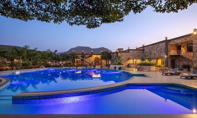 Halol Hotel | Discover Vikrama Sarovar Portico Pavagadh: Top-Rated Stay
