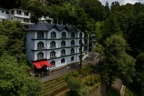 Dalhousie Resort | Cozy Stay at Beyond Stay Lall Ji Tourist Resort with Breakfast