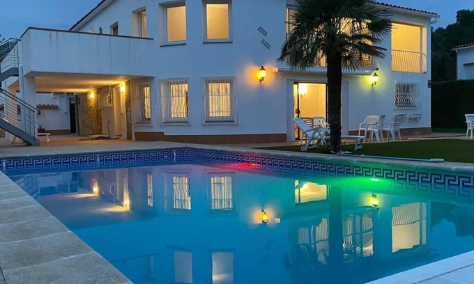 Les Planes del Rei House | Villa TULIPAN surrounded by nature!