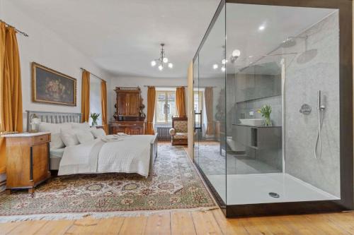 Banska Stiavnica Apartment | Elegant Vila Štiavnica: 5-Star Stay with Family Amenities