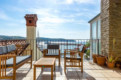 Izola Villa | Vila Adriana: Oceanfront Haven with Breakfast & Pet-Friendly