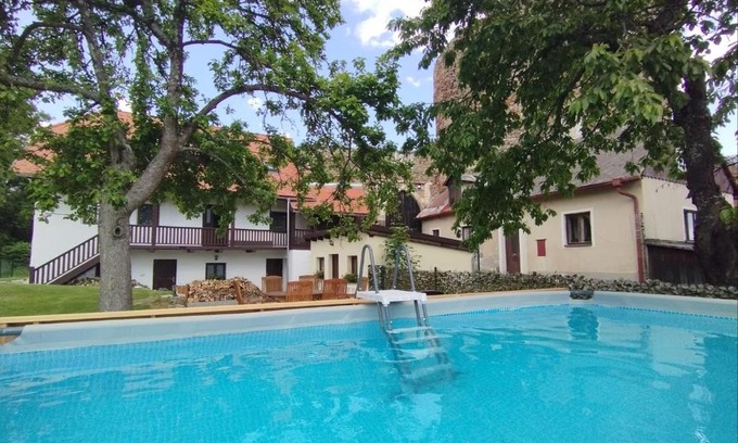 Vimperk Villa | Pet-Friendly Vila Anička Vimperk with Ocean Views