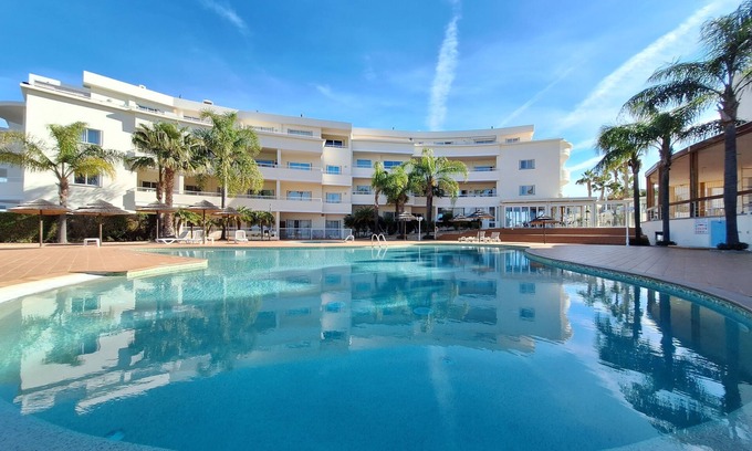 Porto de Mos Apartment | Sea View Studio near Porto de Mos Beach in Lagos