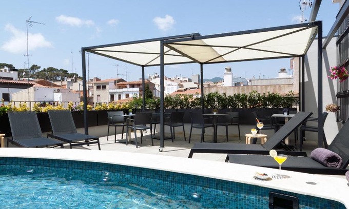 Arenys de Mar Hotel | Experience Vila Arenys Hotel: Oceanfront Luxury Awaiting You