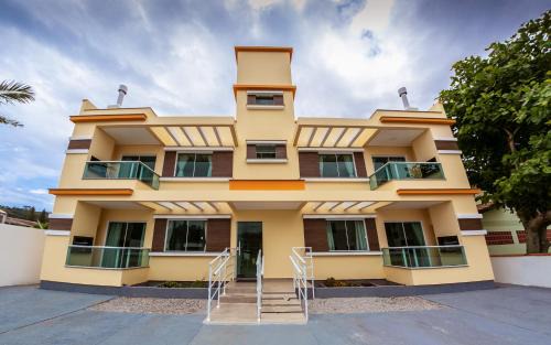 Pinheira Apartment | Pet-Friendly Vila Beach Residence - Guest Rated 9.2/10