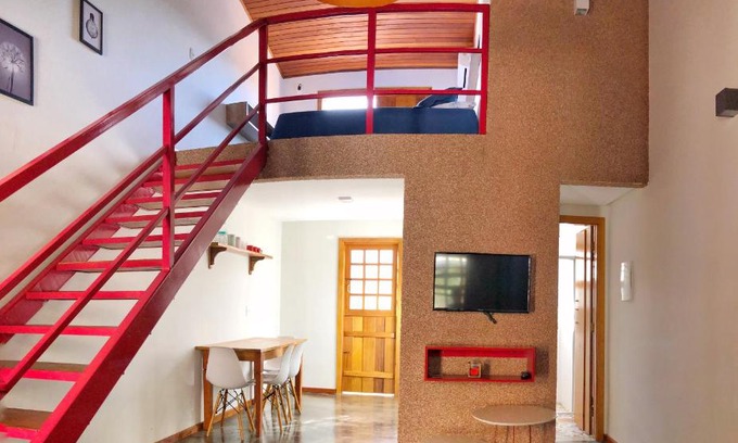 Pirenopolis Villa | Vila Bela Lofts: Family-Friendly Retreat with Pool Access