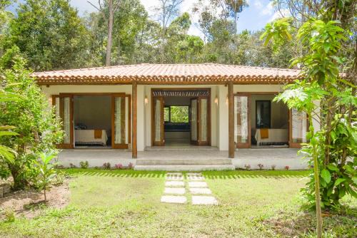 Arraial d'Ajuda House | Discover Vila Cipreste: Top-Rated Getaway in Arraial d'Ajuda