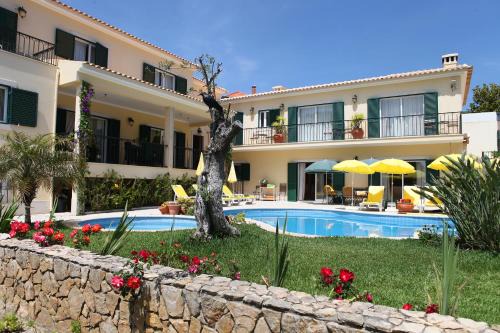 Fonte de Sesimbra Bed & Breakfast | Vila De Sol: Oceanfront Oasis with Spa & Pool