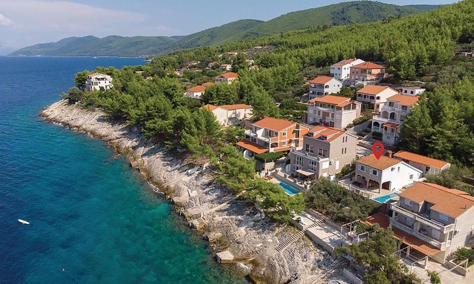 Prigradica Villa | Oceanfront Vila Dream: 4-Star Escape by the Sea