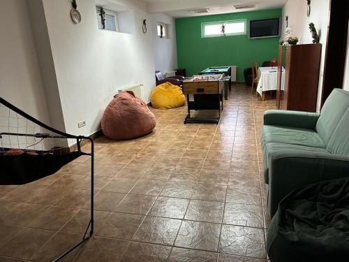 Azuga Apartment | Family-Friendly Retreat at Vila Eli with Great Amenities