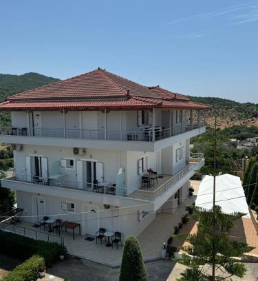 Ksamil House | Child-Friendly Stay at Vila Ervin First Floor - 10/10 Rating