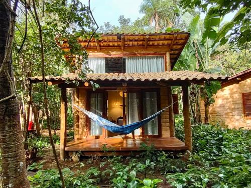 Alto Paraiso de Goias Cabin | Serene Vila Floresta - Chalé da Mata with Kitchen Amenities