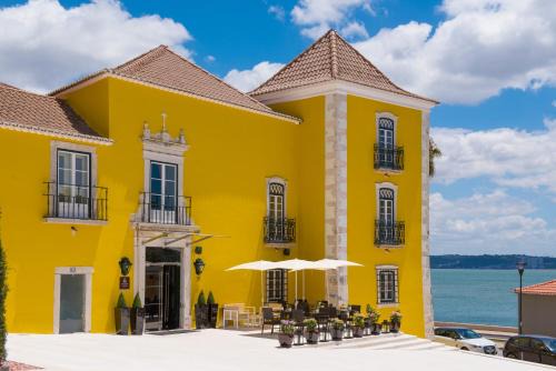 Paco De Arcos Hotel | Discover Vila Gale Collection Palácio dos Arcos with Spa & Ocean View