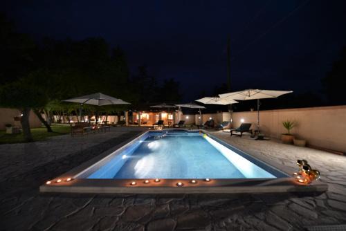 Policnik Villa | Discover Vila Green Oasis Miro: Family-Friendly Oceanfront Retreat
