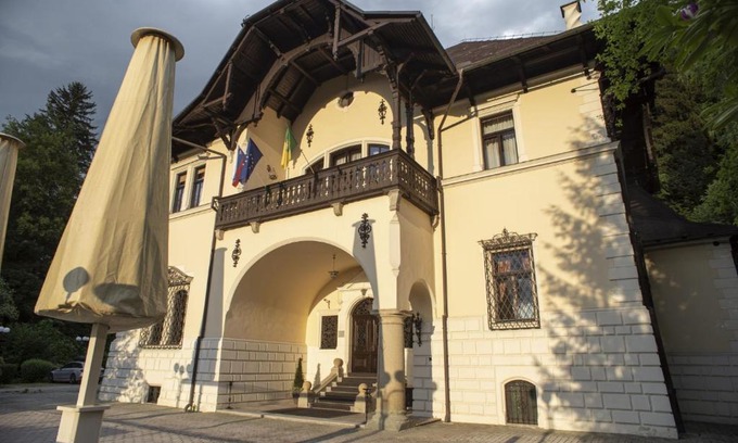 Velenje Hotel | Discover VILA HERBERSTEIN: 4-Star Family-Friendly Retreat