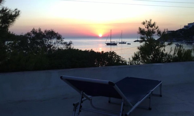 Kini House | Oceanfront VILA INSPIRATION on Kini Beach - Pet Friendly Retreat