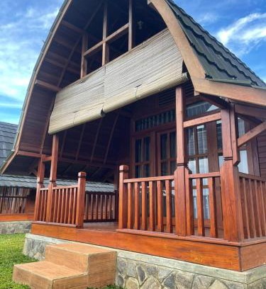 Pasirjambu Cabin | Family-Friendly Vila Kopi Ciwidey with Breakfast Included
