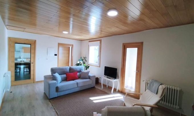 Castrelo de Mino House | Discover Vila María: Family-Friendly Stay with Top Ratings