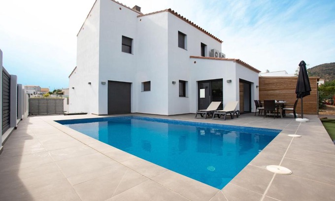 El Mas Bosca Villa | Cozy Vila Mas Busca 72 with Ocean Views in Roses Costa Brava