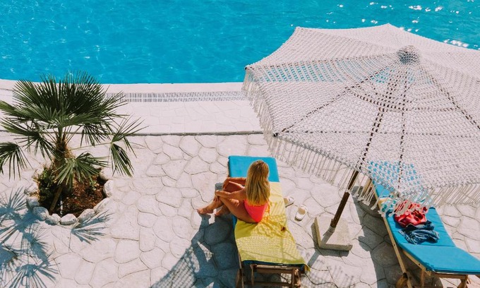Himare Apartment | Vila Milo: Family-Friendly Retreat with Pool & High Ratings