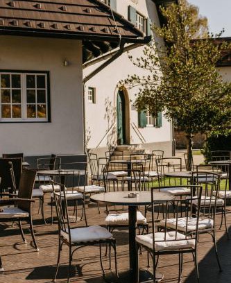 Lasko House | Explore Vila Monet: Family-Friendly Stay with Top Amenities