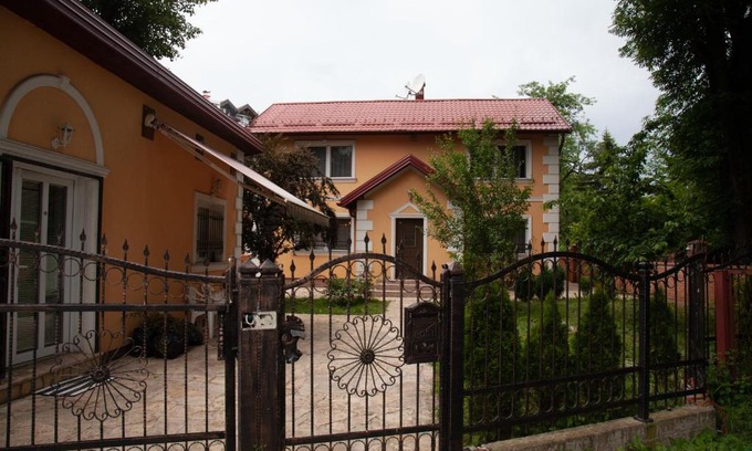 Ilidza House | Family-Friendly Getaway at Vila Omar for Memorable Stays