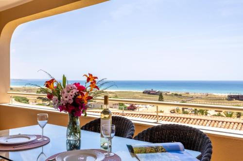 Meia Praia Apartment | Oceanfront Vila Palmeira Beach Resort - Rated 9.2/10