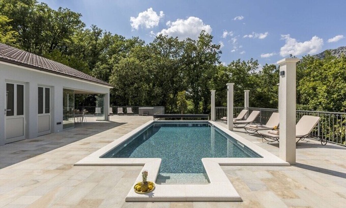 Omis Villa | Relaxing Retreat with Hot Tub, Sauna, and Heated Pool