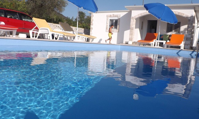Klinci Villa | Oceanfront Bliss at Vila Rogač Mrkovi Luštica