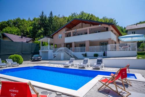 Sarajevo Villa | Pet Friendly Vila Sanela: Guest Rated 10/10 with Pool