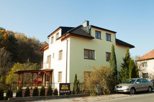 Pozlovice House | Family-Friendly Vila Sofia with Kitchen Amenities & 9/10 Rating