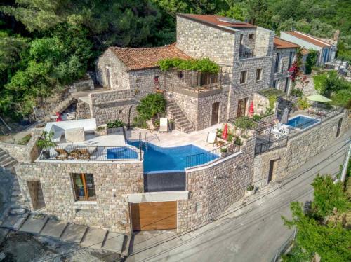 Boreti Villa | Experience Vila Stari Mlin: Oceanfront Pool & Top Ratings