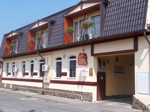 Hateg House | Inviting Vila Veche: Rated 9/10 with Breakfast Included