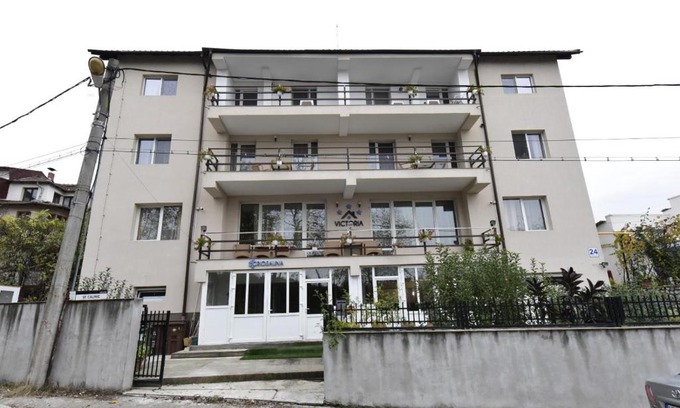 Ramnicu Valcea House | Unwind at Vila Victoria: Spa Retreat & Family-Friendly Fun