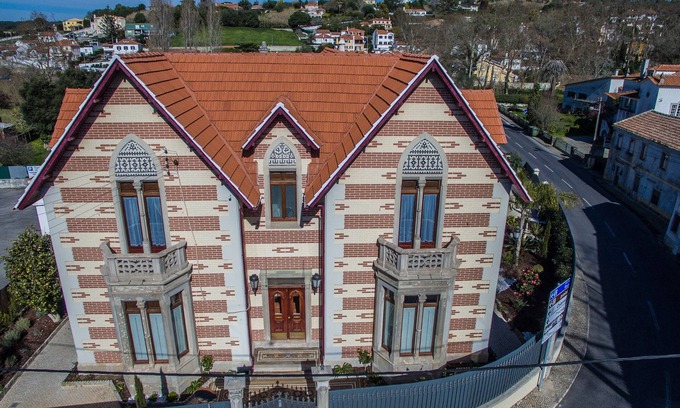 Eugaria Bed & Breakfast | Experience Vila Vitorino: 4-Star Getaway with Pool & Spa