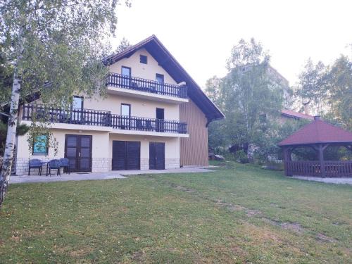 Zlatibor Apartment | Vila Zoran: Top-Rated Retreat with Pool and Spa Amenities