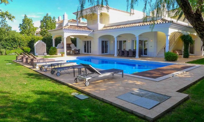 Quarteira Villa | Vilasol Villa Raffles: Guest Rated 10/10 with Ocean Views