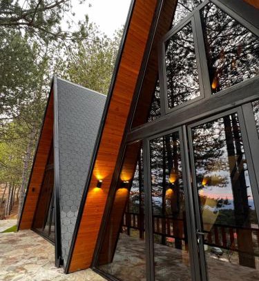 Elbasan Villa | Highly Rated Vilat Alpine Golden Gjinar: Family-Friendly Escape