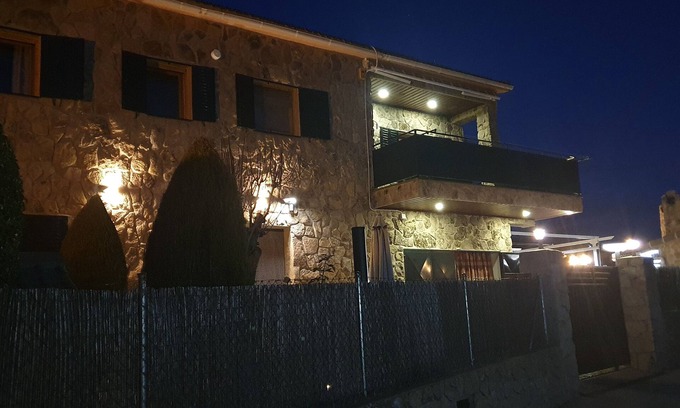 Santa Maria de la Alameda Cottage | Villa Marín: Pet-Friendly Oasis with Pool & Perfect Score