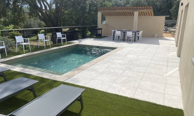 Saint-Martin-de-Valgalgues Villa | Discover Villa Contemporaine: 10/10 Stay with Pool & Pets!