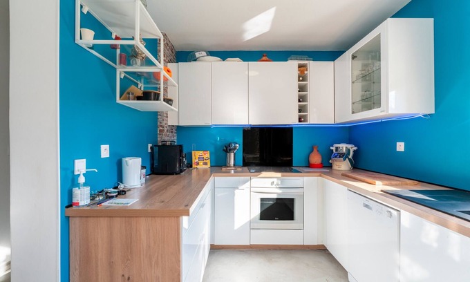 Saint-Saturnin-les-Avignon Villa | Villa 'Location En Provence' with Private Pool, Wi-Fi and Air Conditioning