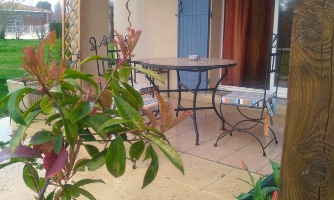 Saint-Saturnin-les-Avignon House | Cozy Villa with Kitchenette Near Avignon and L'Isle sur la Sorgue