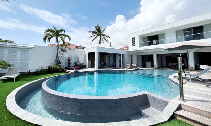 Saint-Francois Villa | Idyllic Villa in Saint François with Private Pool & More
